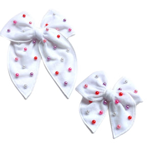 (Pre-Order) White Velvet Pearl Serged Edge Pre-Tied Fabric Bow