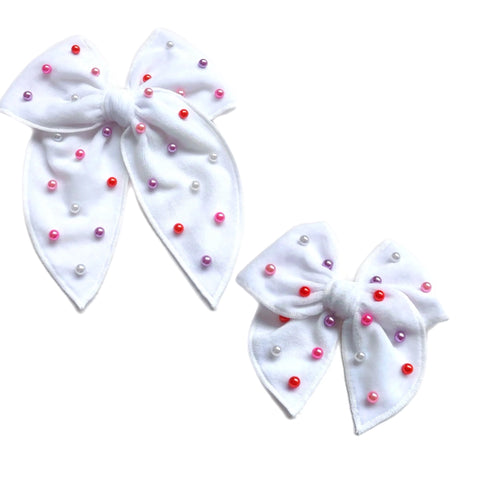 (Pre-Order) White Velvet Pearl Serged Edge Pre-Tied Fabric Bow